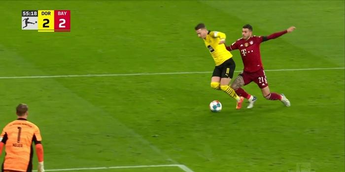  德甲裁判争议不断，VAR判罚再掀舆论风暴  