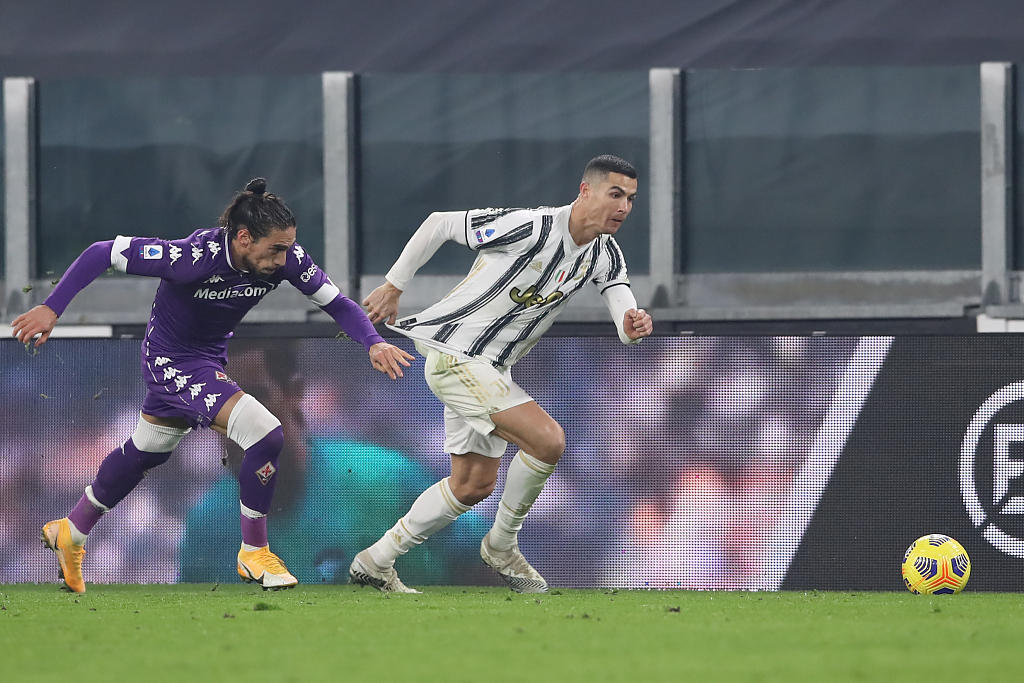  米兰双雄争夺意甲金靴竞争激烈  