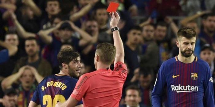  里昂队长红牌染红遭停赛三场处罚  