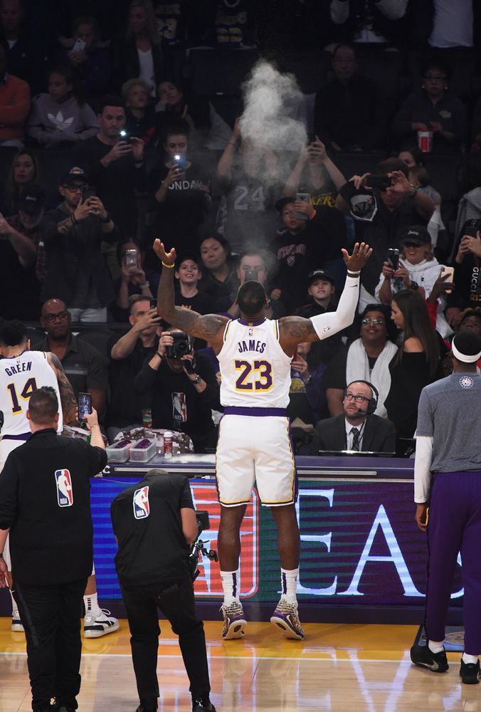  亚特兰大替补席发力，轮换球员改变比赛走势