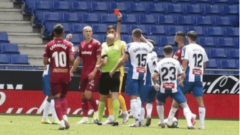  克雷莫内塞保级关键战，全队众志成城拿下救命三分